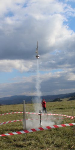 img_9250 nosic raketoplanu j caja - start